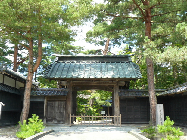 写真：市島邸の門