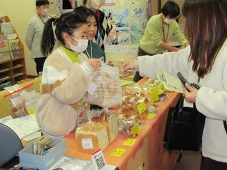 「ミニしばた」の様子